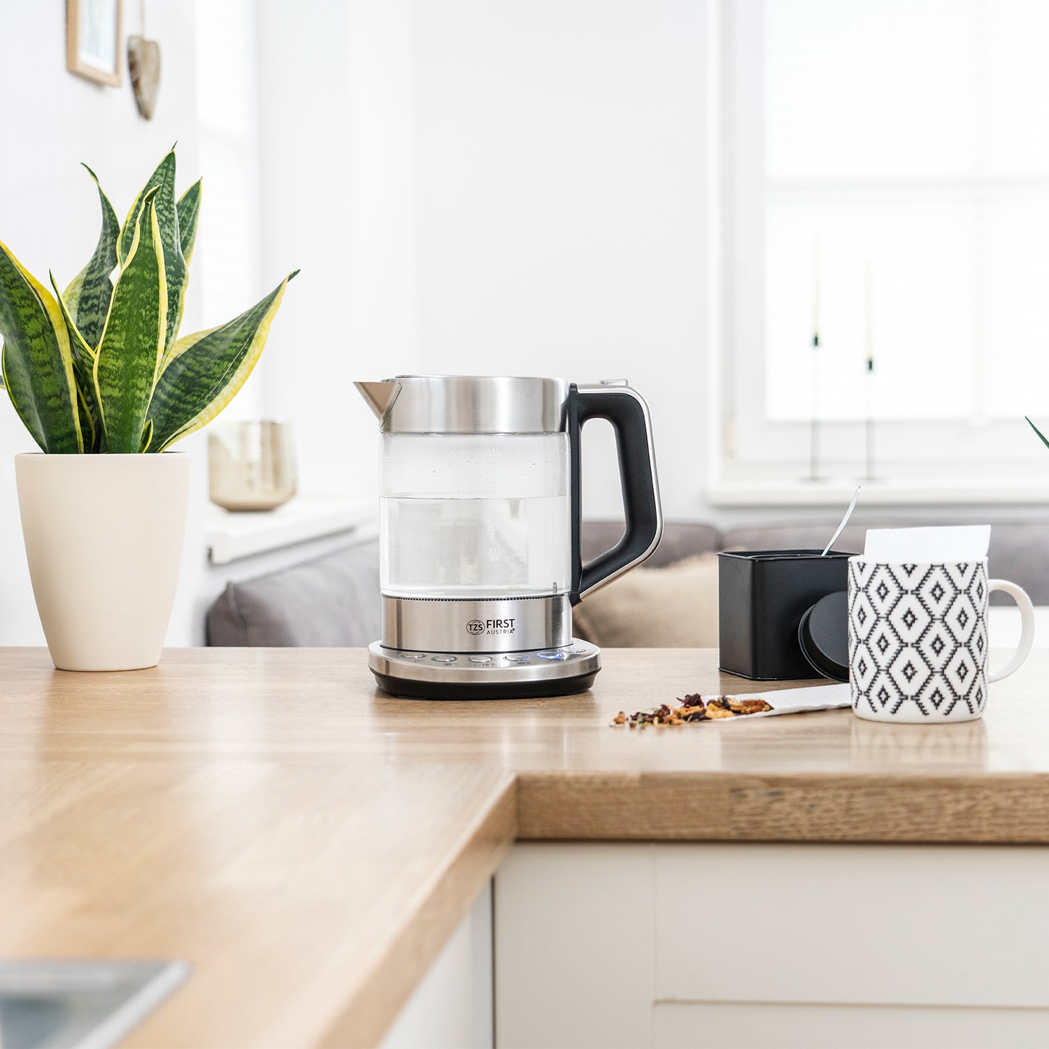 Glaswasserkocher 1,7 L, mit Kalkfilter, 2200 Watt, Innenbeleuchtung