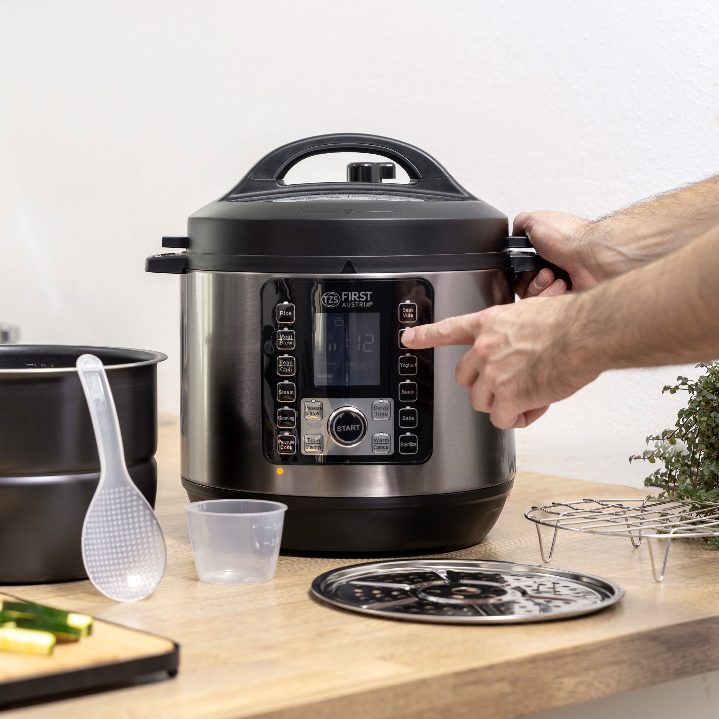 Electric Pressure Cooker 6 L, Multi Cooker, 9 Programs, Grey