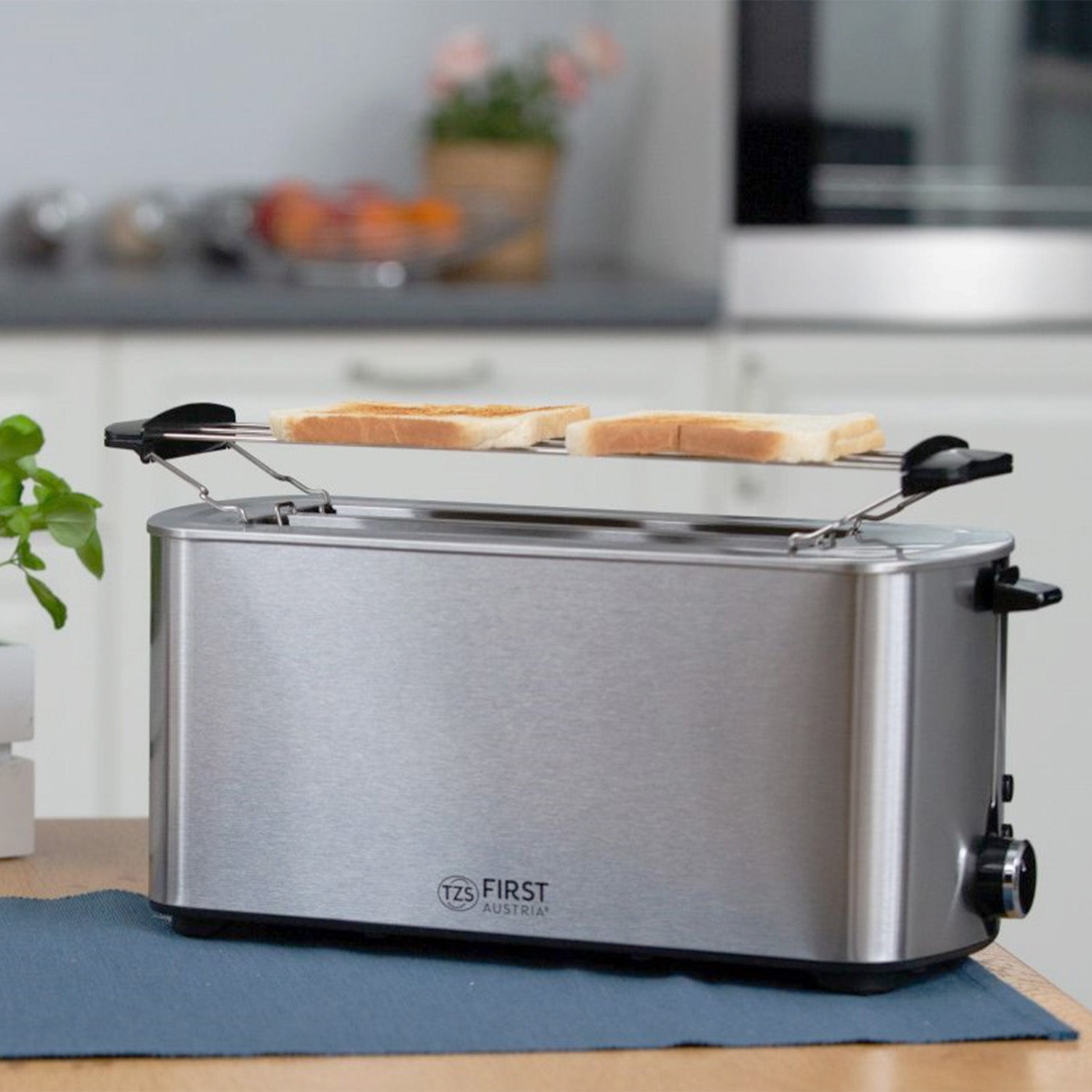 4-Scheiben Langschlitztoaster aus Edelstahl mit XL-Schächten