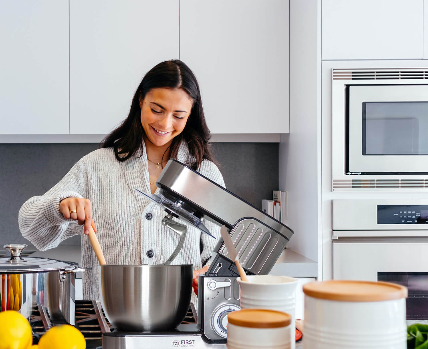 Profi Küchenmaschine 1300 W, 5L Behälter, 6 Geschwindigkeiten