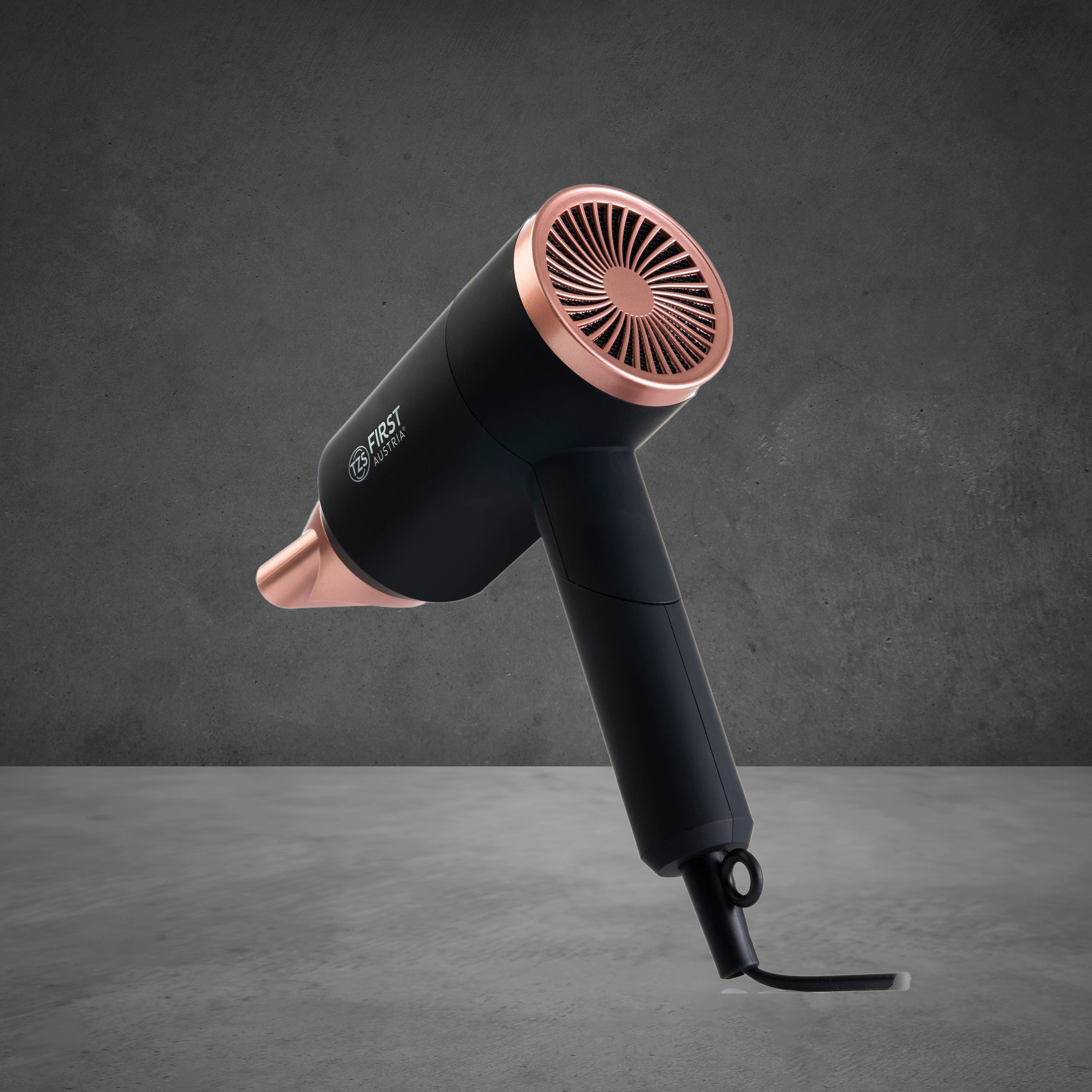 Travel Hair Dryer 450 g, Foldable Handle, Ionic Technology