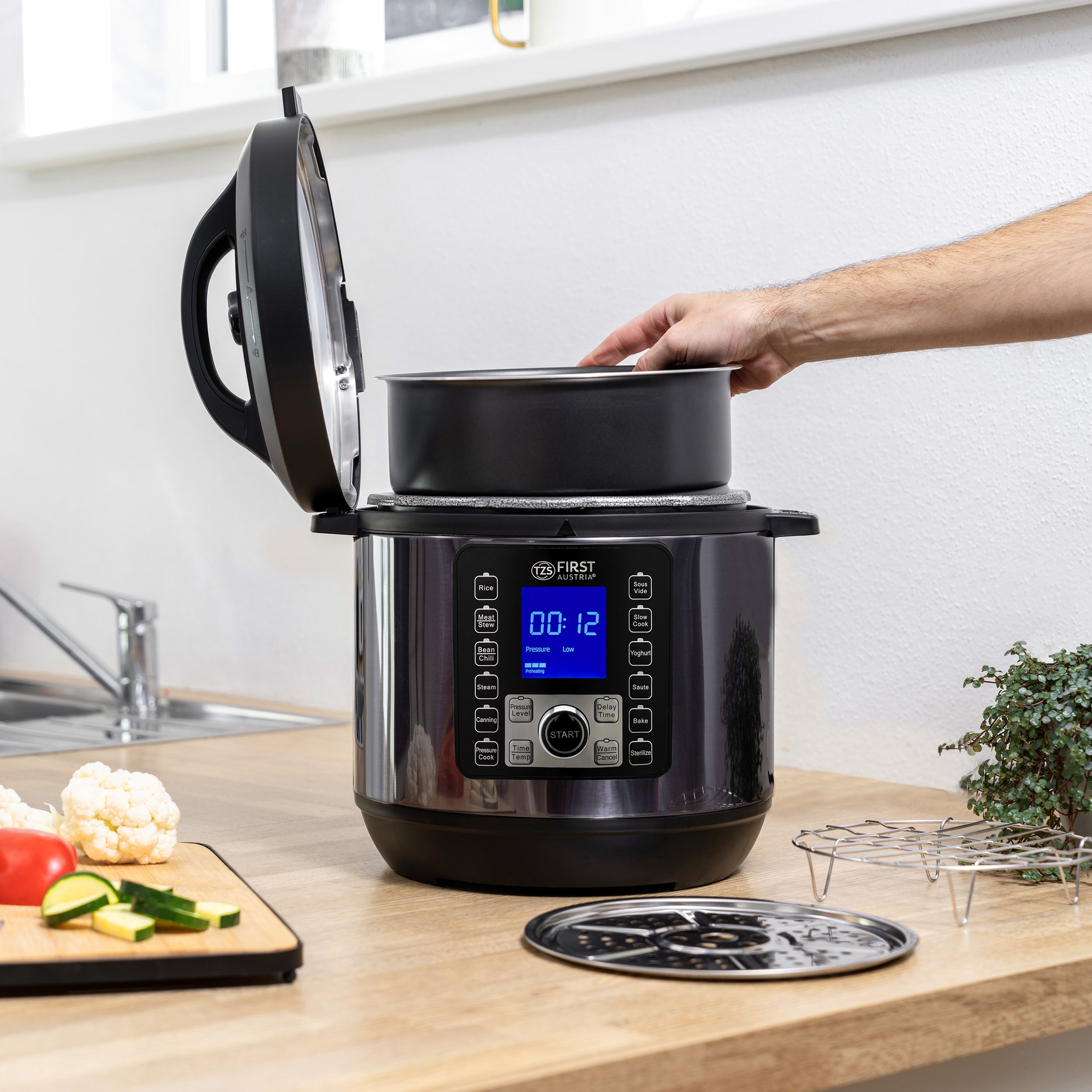 Electric Pressure Cooker 6 L, Multi Cooker, 9 Programs, Grey